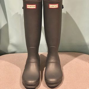 Grey/Navy Hunter Boots Size 8